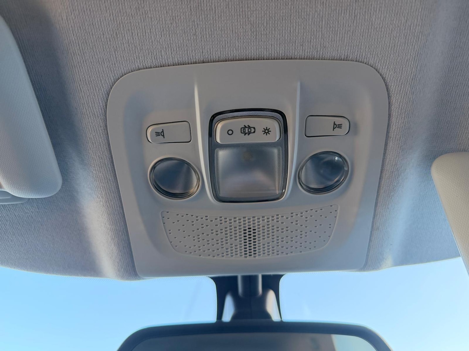 Used Peugeot 208 2015 for sale - 77097477: Photo 89