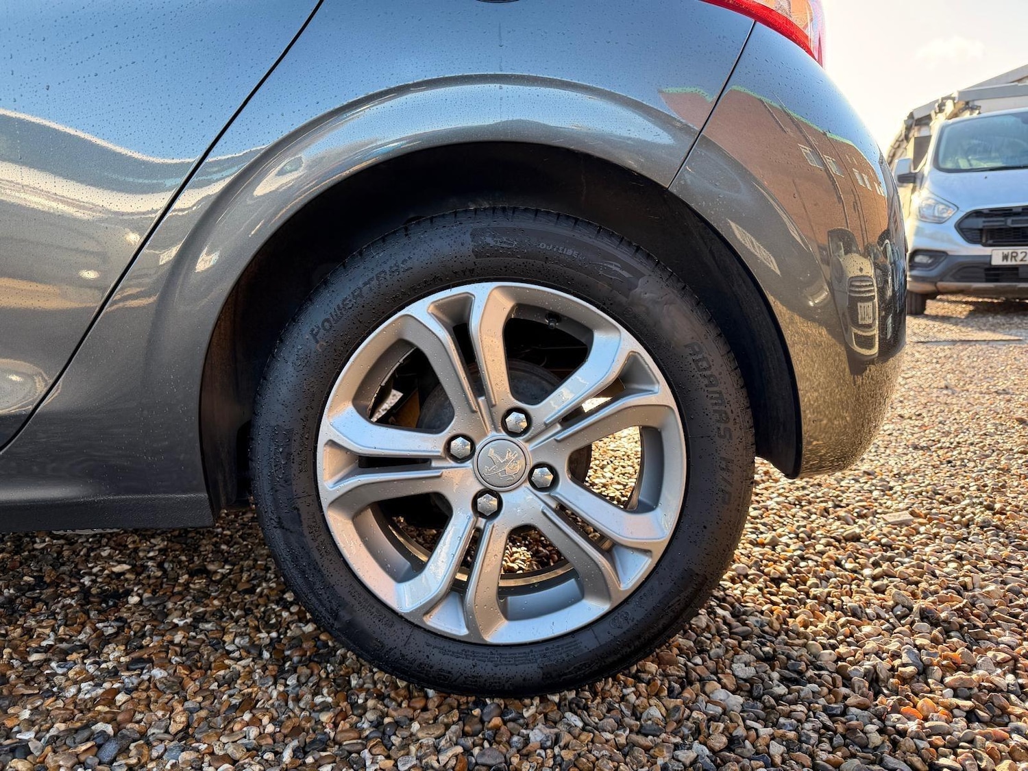 Used Peugeot 208 2015 for sale - 77097477: Photo 9