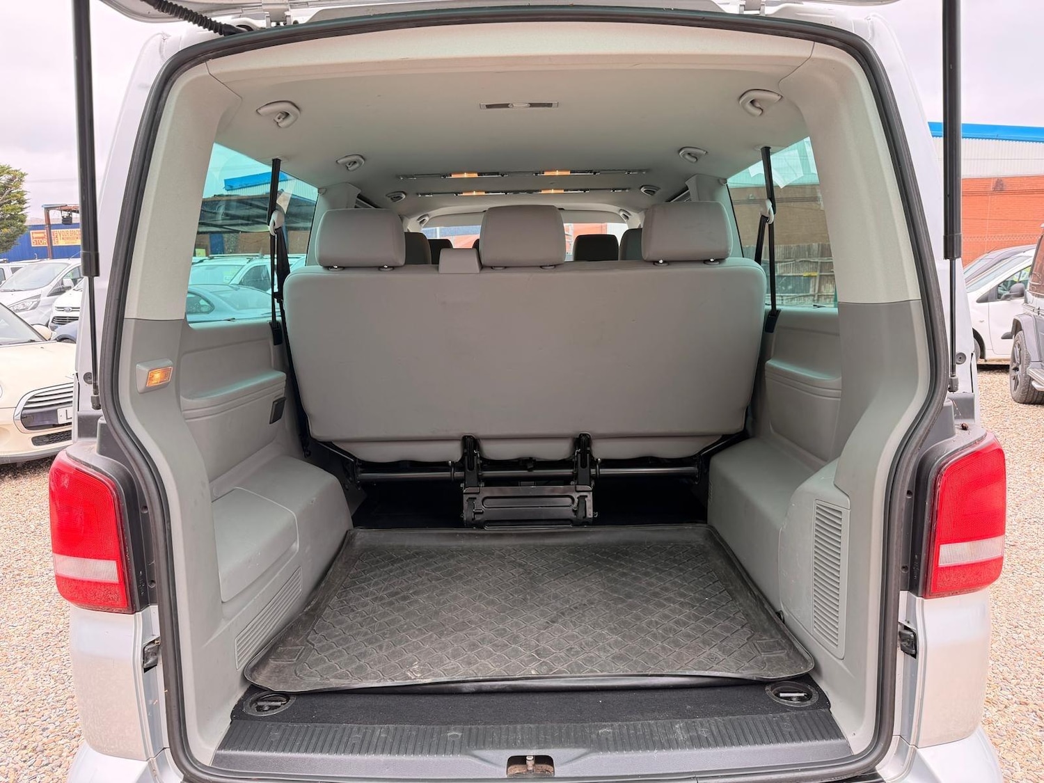 Used Volkswagen Transporter Shuttle 2011 for sale - 78006320: Photo 17