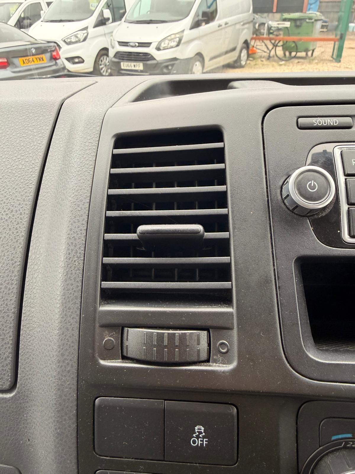 Used Volkswagen Transporter Shuttle 2011 for sale - 78006320: Photo 35