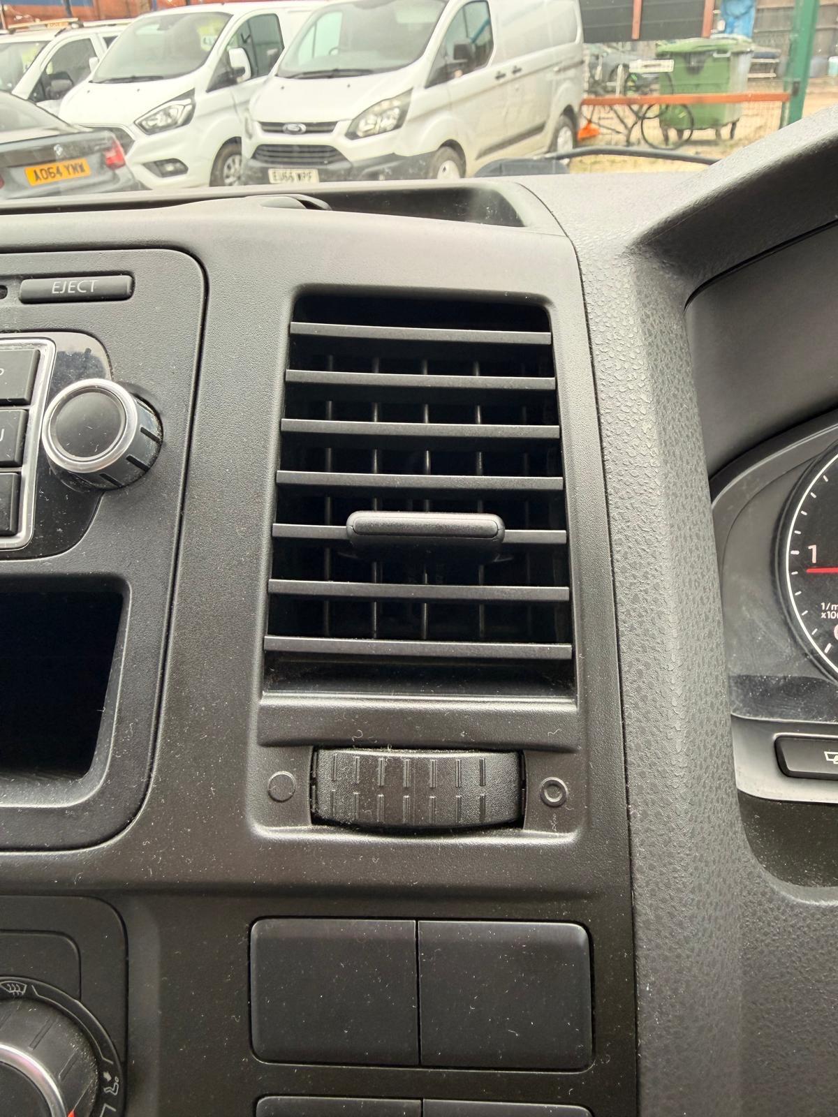 Used Volkswagen Transporter Shuttle 2011 for sale - 78006320: Photo 37