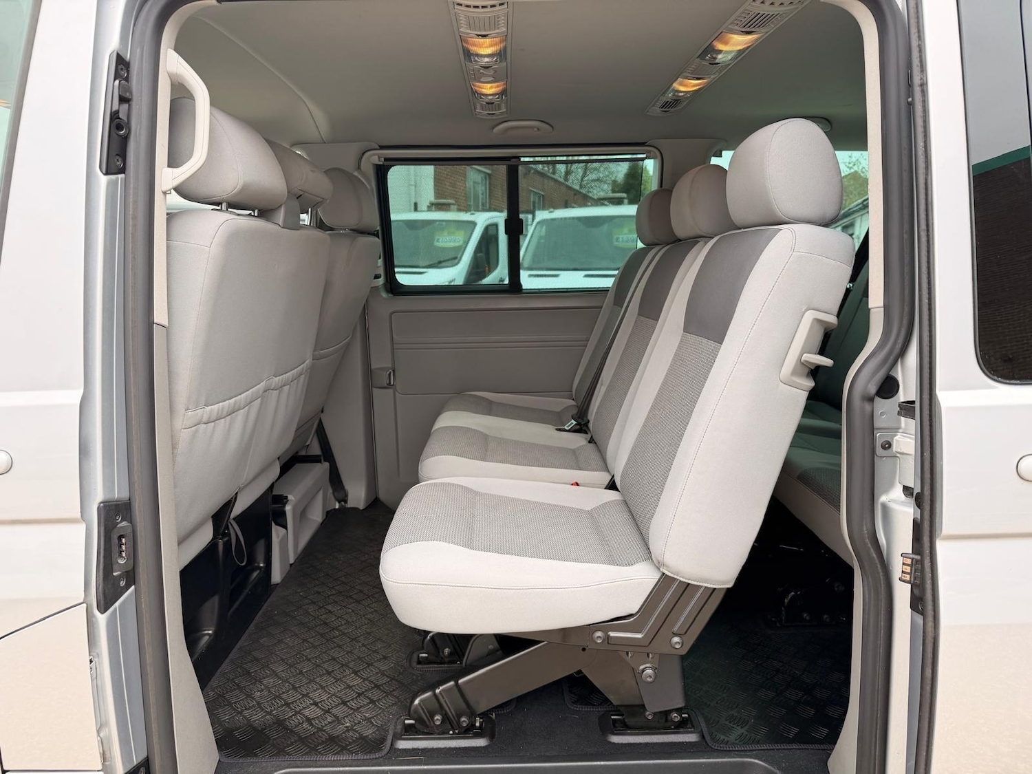 Used Volkswagen Transporter Shuttle 2011 for sale - 78006320: Photo 52