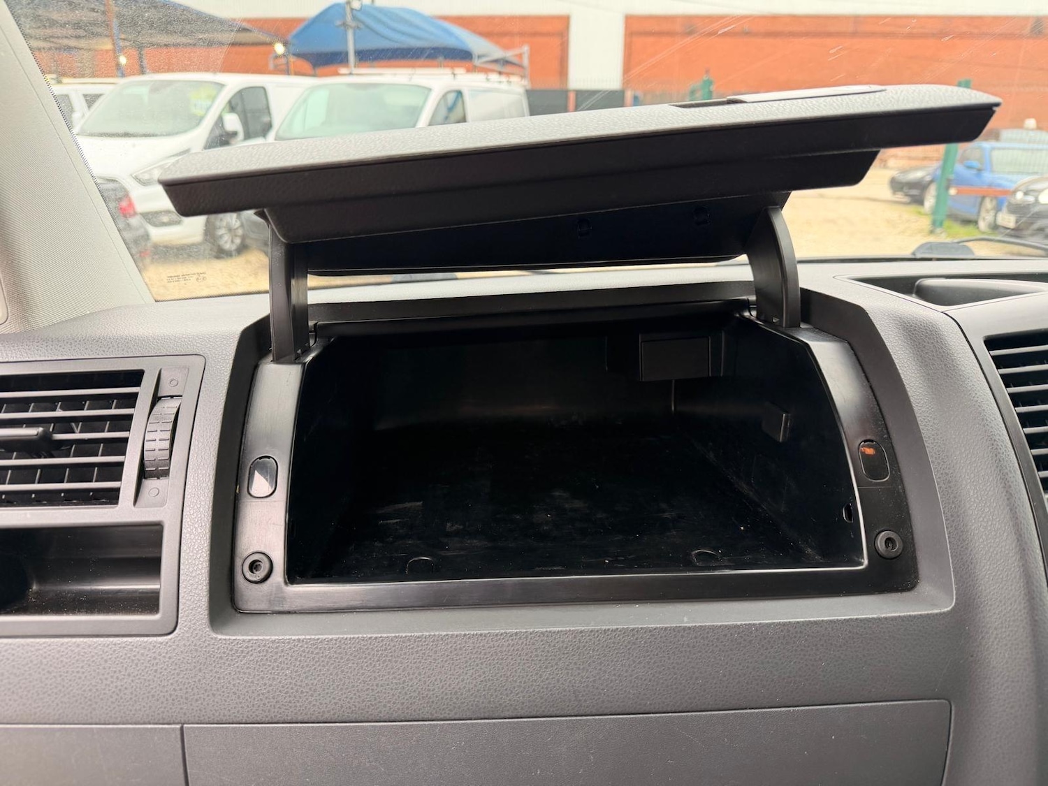 Used Volkswagen Transporter Shuttle 2011 for sale - 78006320: Photo 55