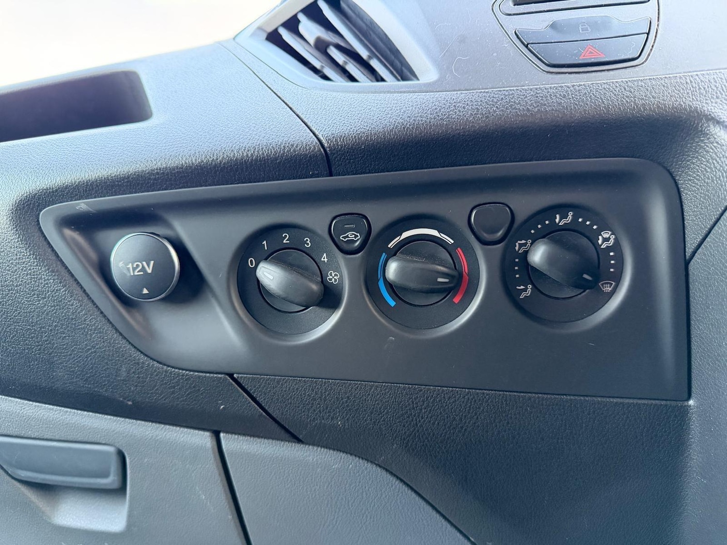 Used Ford Transit Custom 2015 for sale - 76942396: Photo 23