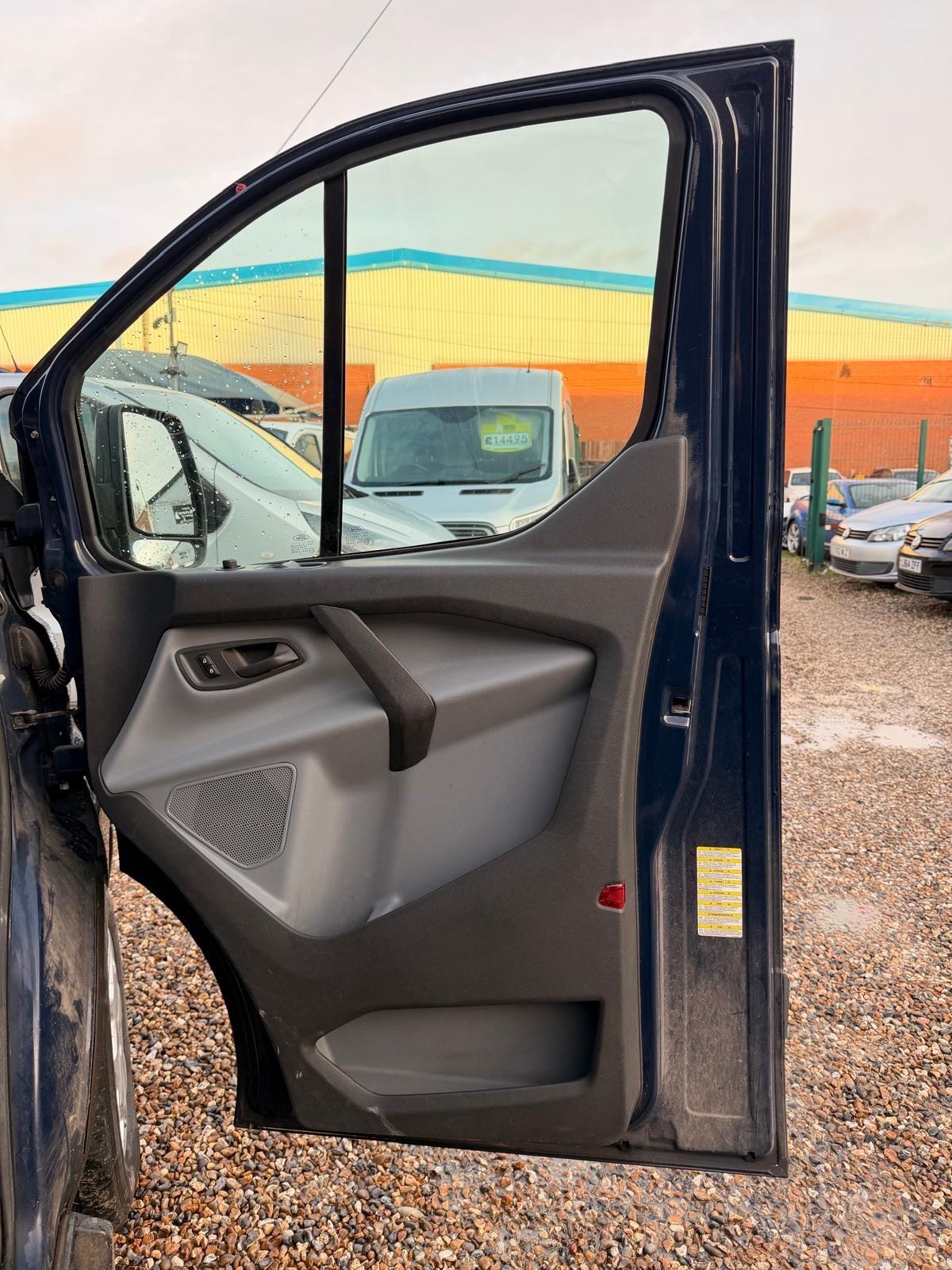 Used Ford Transit Custom 2015 for sale - 76942396: Photo 42