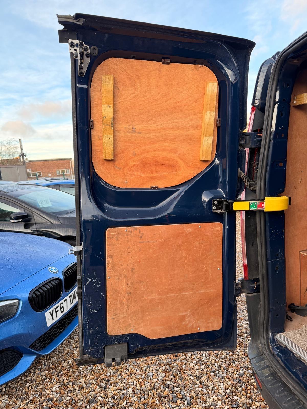 Used Ford Transit Custom 2015 for sale - 76942396: Photo 44