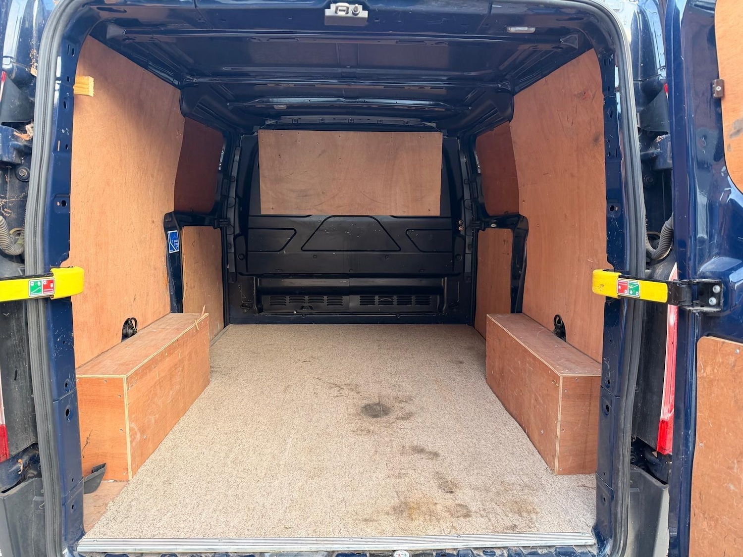 Used Ford Transit Custom 2015 for sale - 76942396: Photo 8