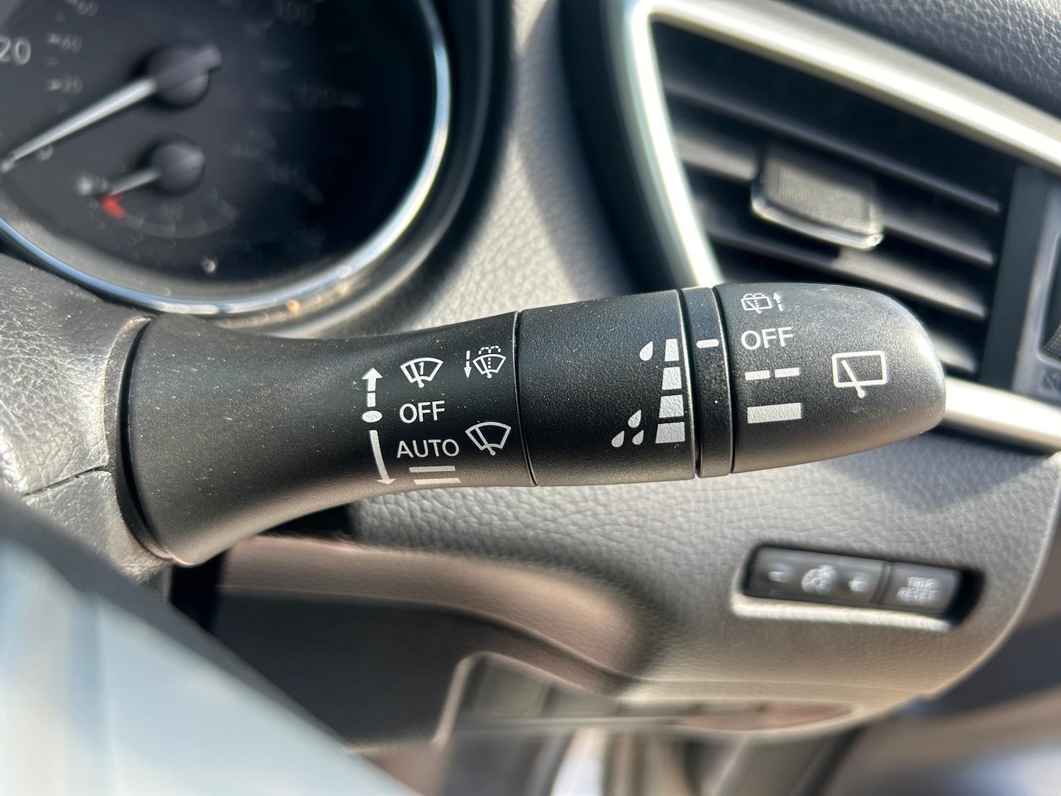 Used Nissan Qashqai 2016 for sale - 76991100: Photo 28