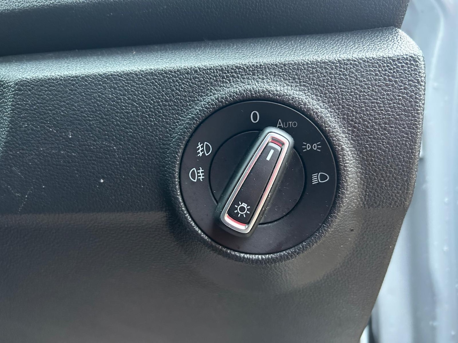 Used Volkswagen T-Roc 2019 for sale - 76473913: Photo 32