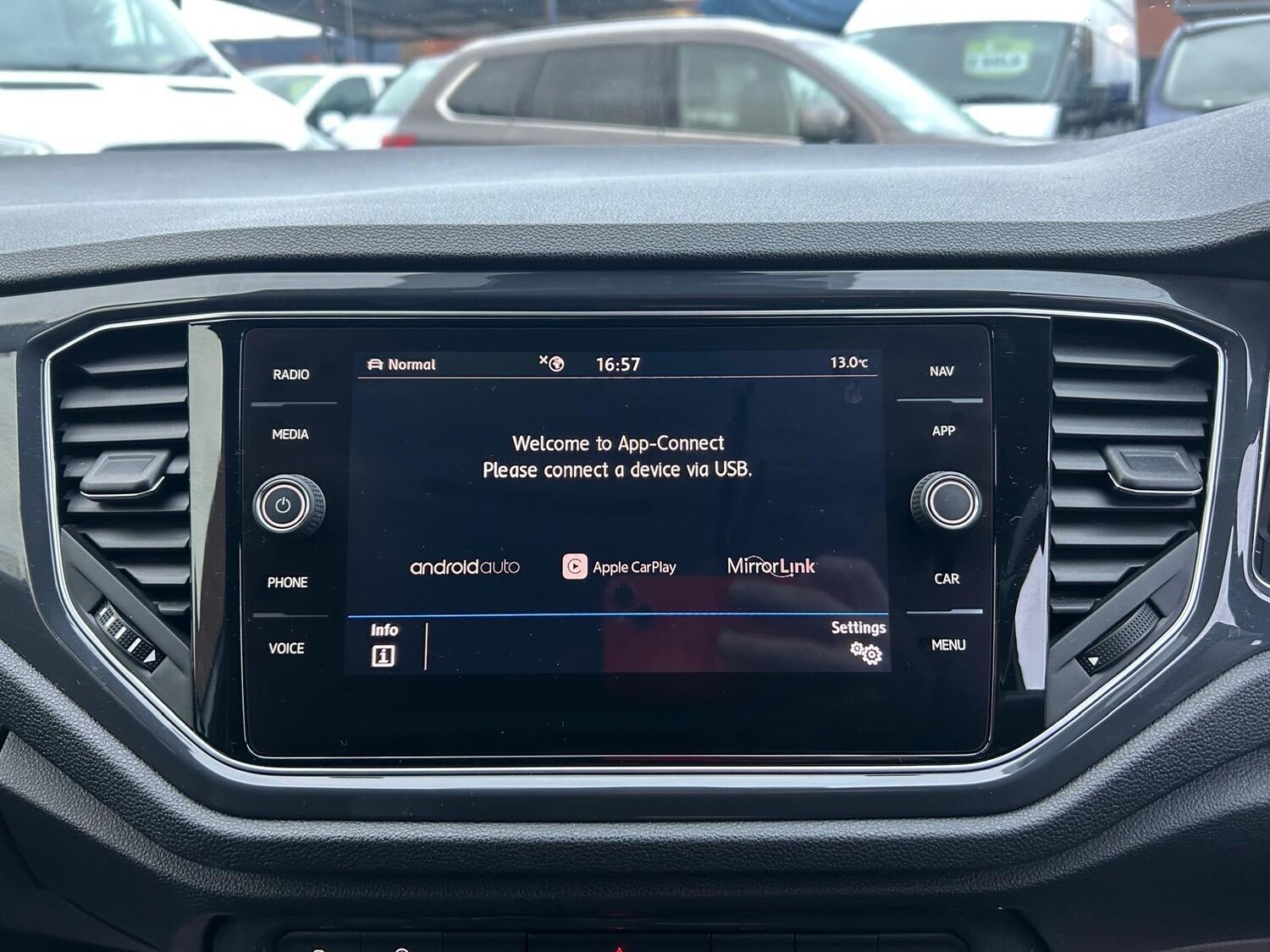 Used Volkswagen T-Roc 2019 for sale - 76473913: Photo 79