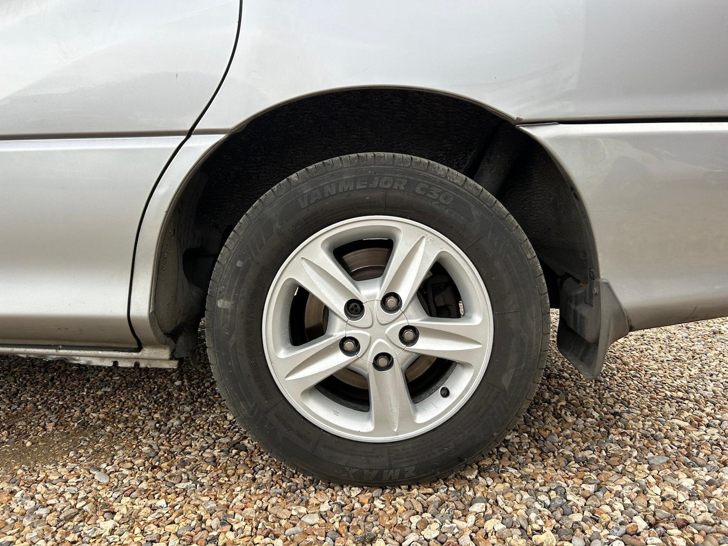 Used Toyota Previa 2001 for sale - 76370813: Photo 11