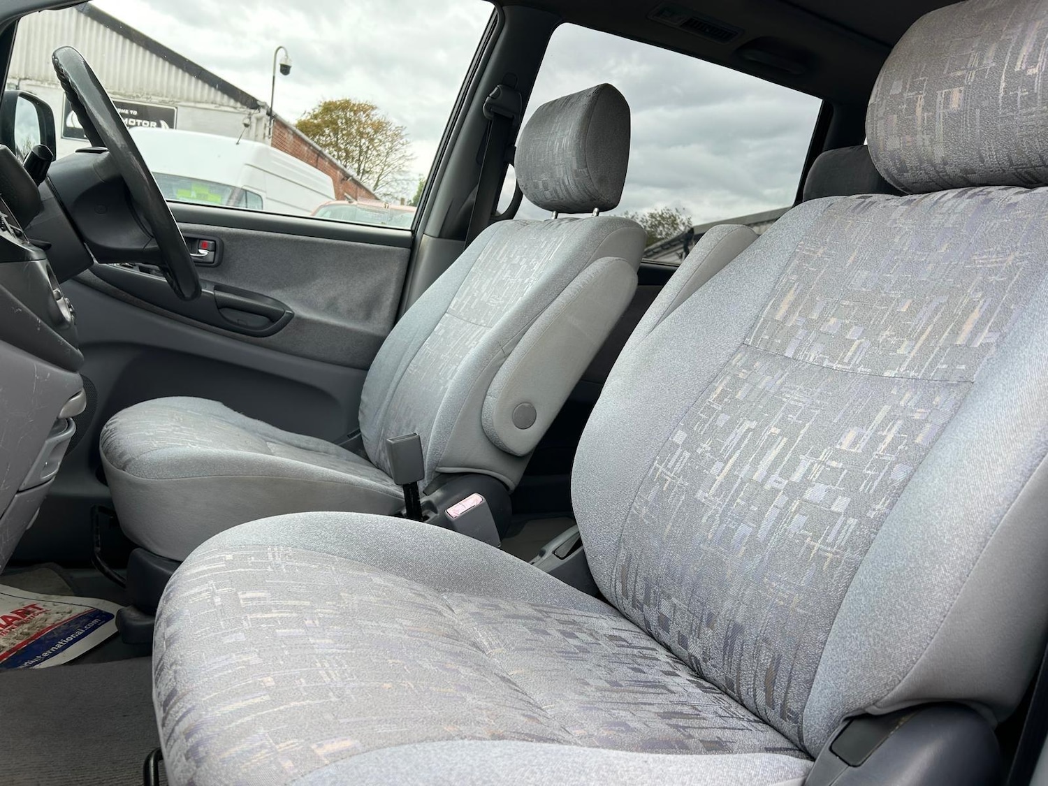 Used Toyota Previa 2001 for sale - 76370813: Photo 15