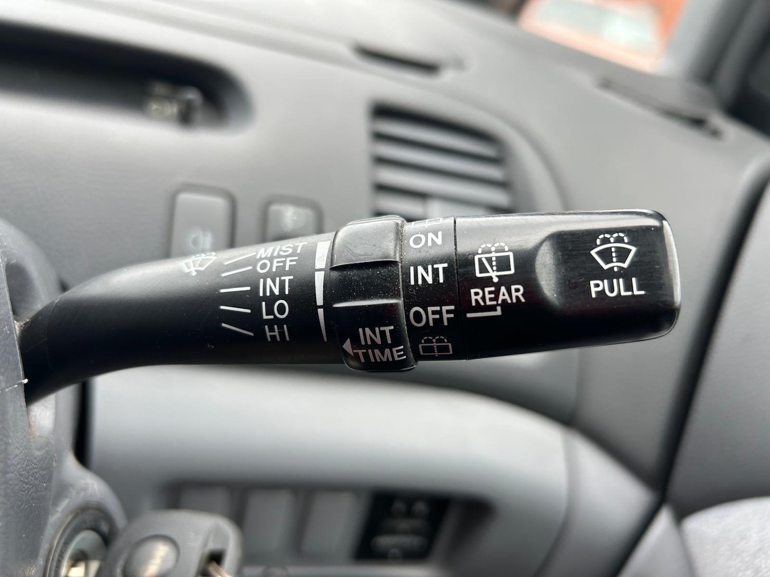 Used Toyota Previa 2001 for sale - 76370813: Photo 26