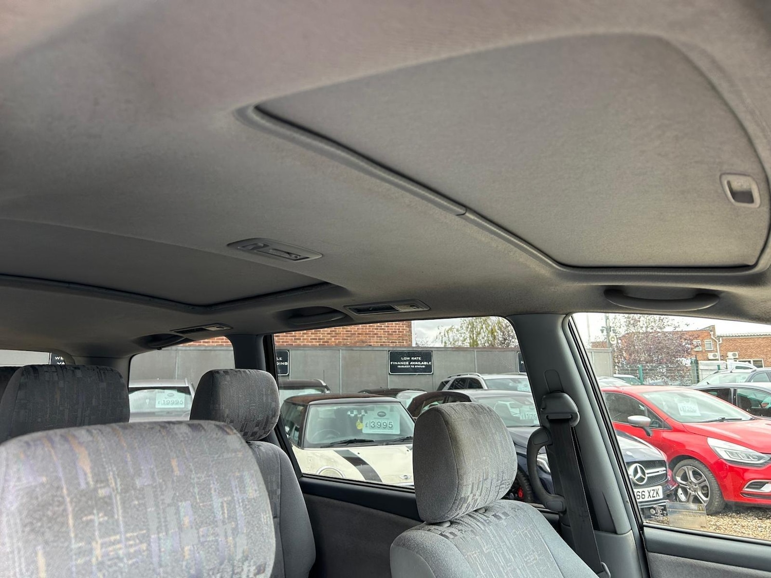 Used Toyota Previa 2001 for sale - 76370813: Photo 35