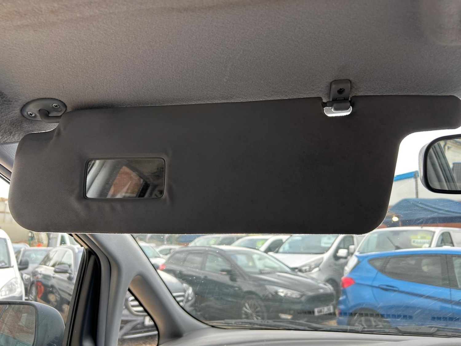 Used Toyota Previa 2001 for sale - 76370813: Photo 37