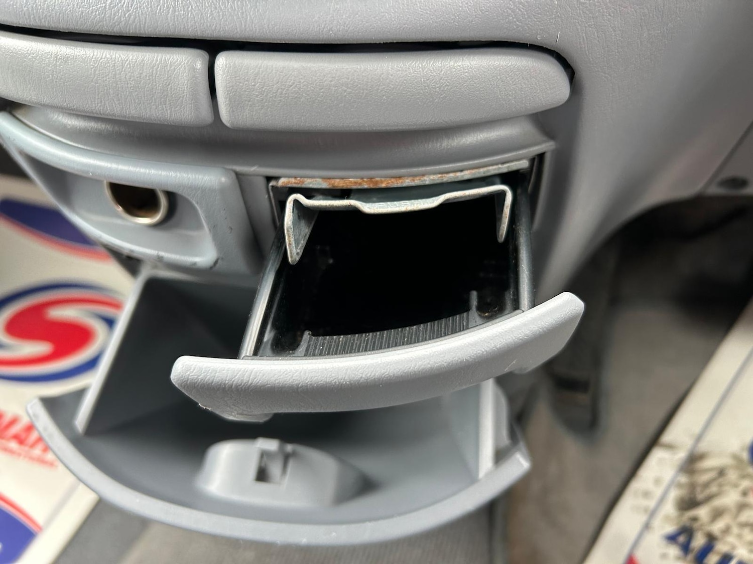 Used Toyota Previa 2001 for sale - 76370813: Photo 39