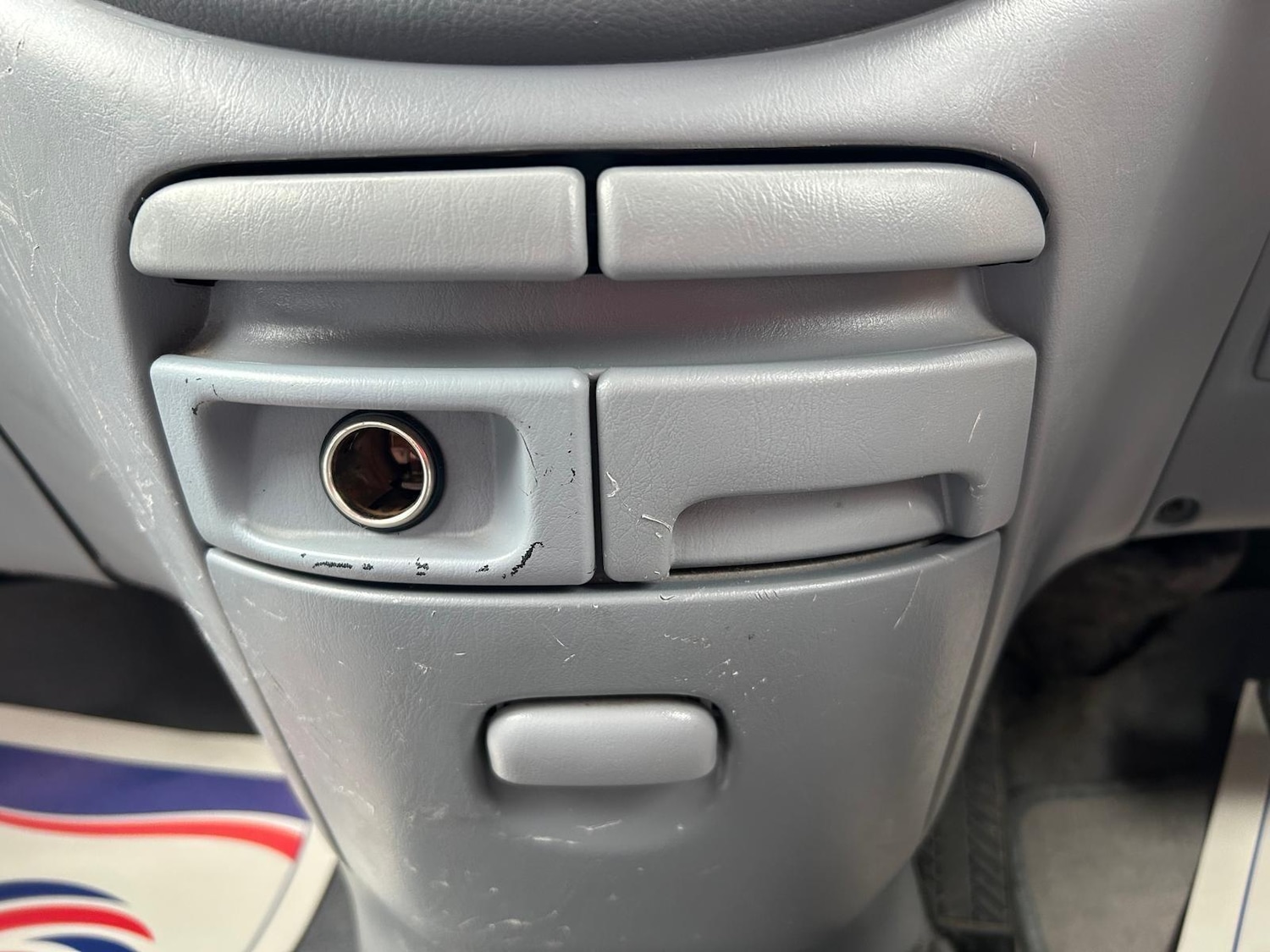 Used Toyota Previa 2001 for sale - 76370813: Photo 40