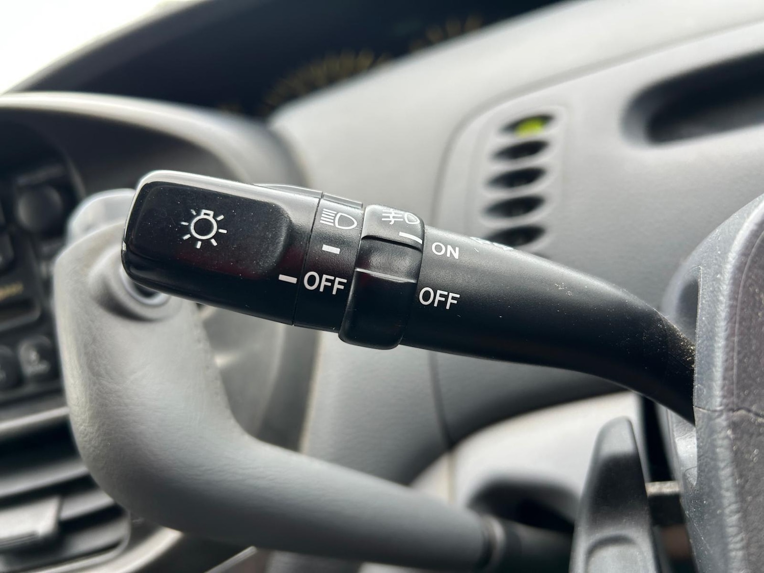 Used Toyota Previa 2001 for sale - 76370813: Photo 44