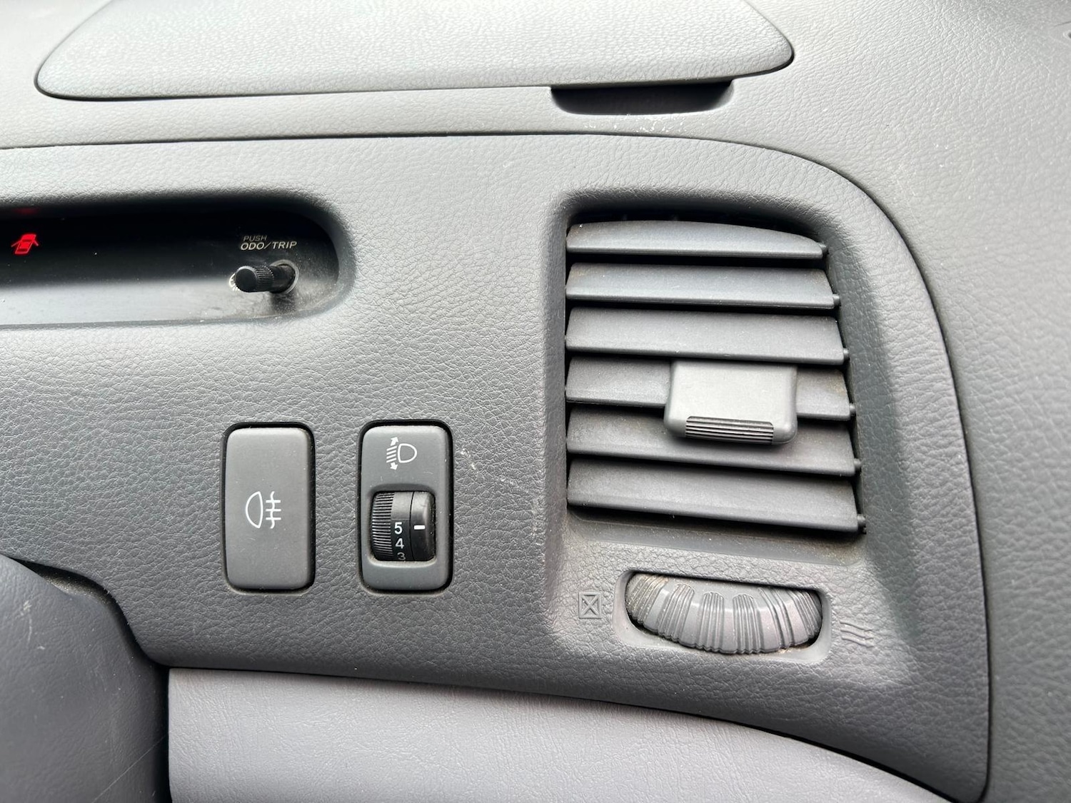 Used Toyota Previa 2001 for sale - 76370813: Photo 49