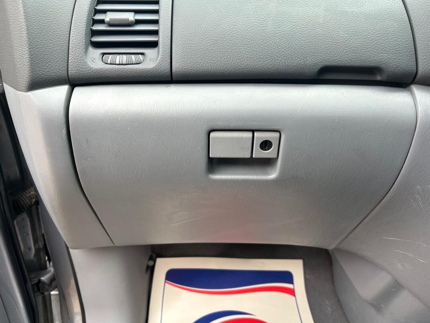 Used Toyota Previa 2001 for sale - 76370813: Photo 57