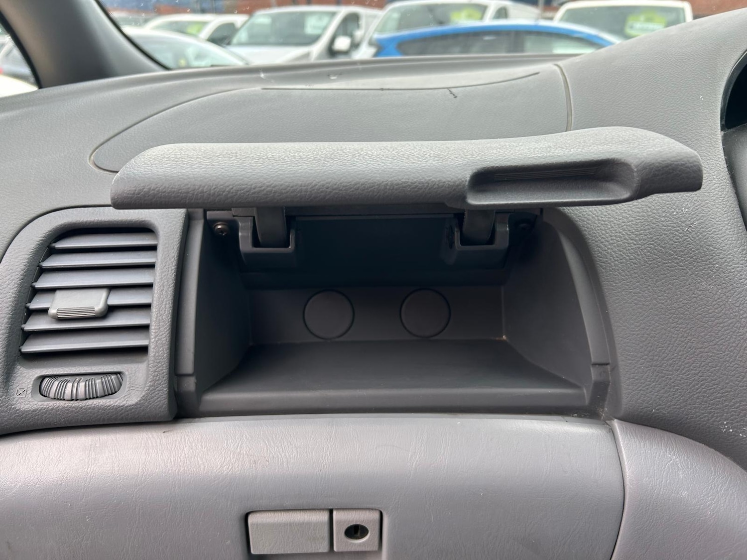 Used Toyota Previa 2001 for sale - 76370813: Photo 59