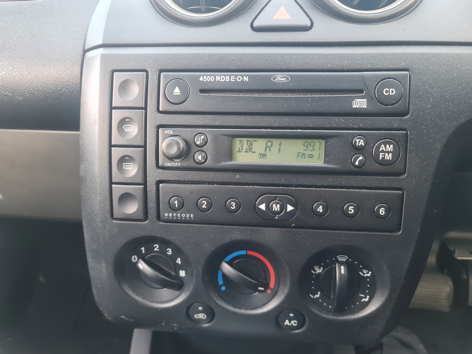 Used Ford Fiesta 2003 for sale - 77558827: Photo 6