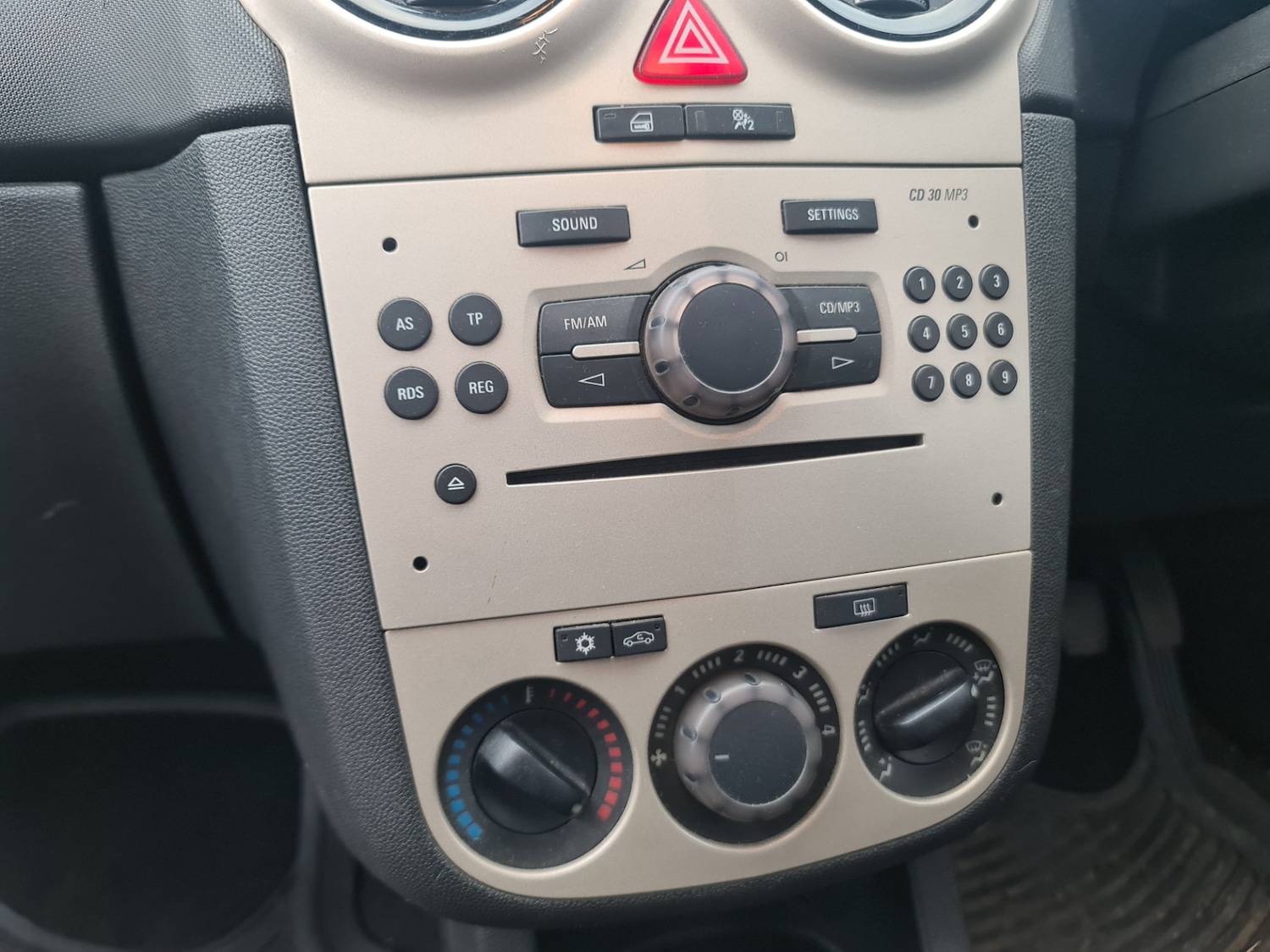 Used Vauxhall Corsa 2008 for sale - 76521249: Photo 5