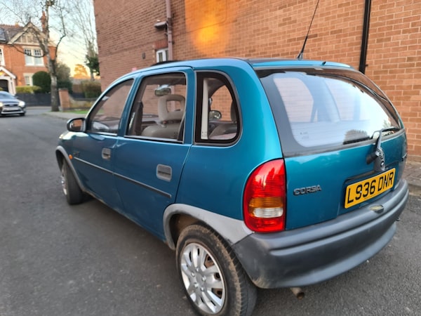 Used Vauxhall Corsa 1994 for sale - 73928122: Photo 2