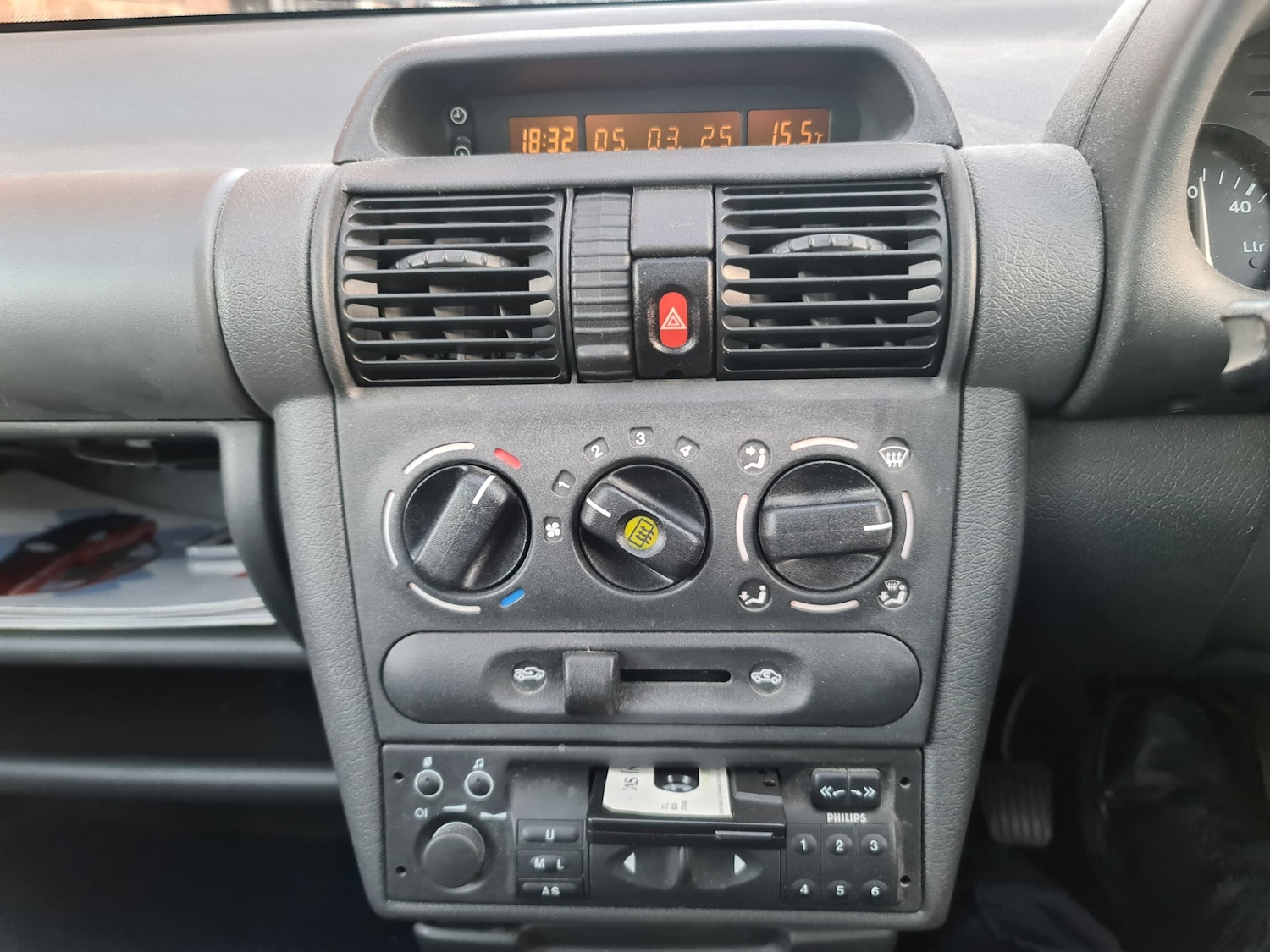 Used Vauxhall Corsa 1994 for sale - 73928122: Photo 9