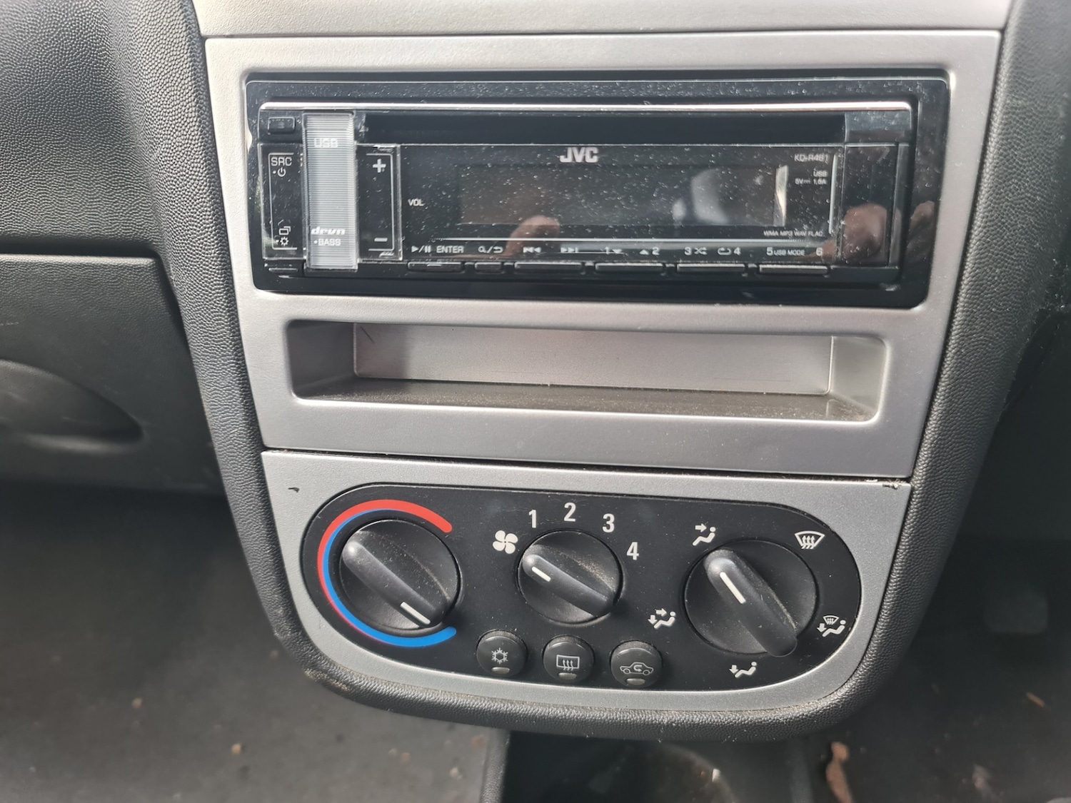 Vauxhall Corsa 2003 (03) - 1.2i 16V SXi 3dr - Image 6