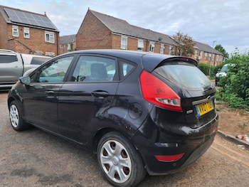 Used Ford Fiesta 2010 for sale - 79543901: Photo
