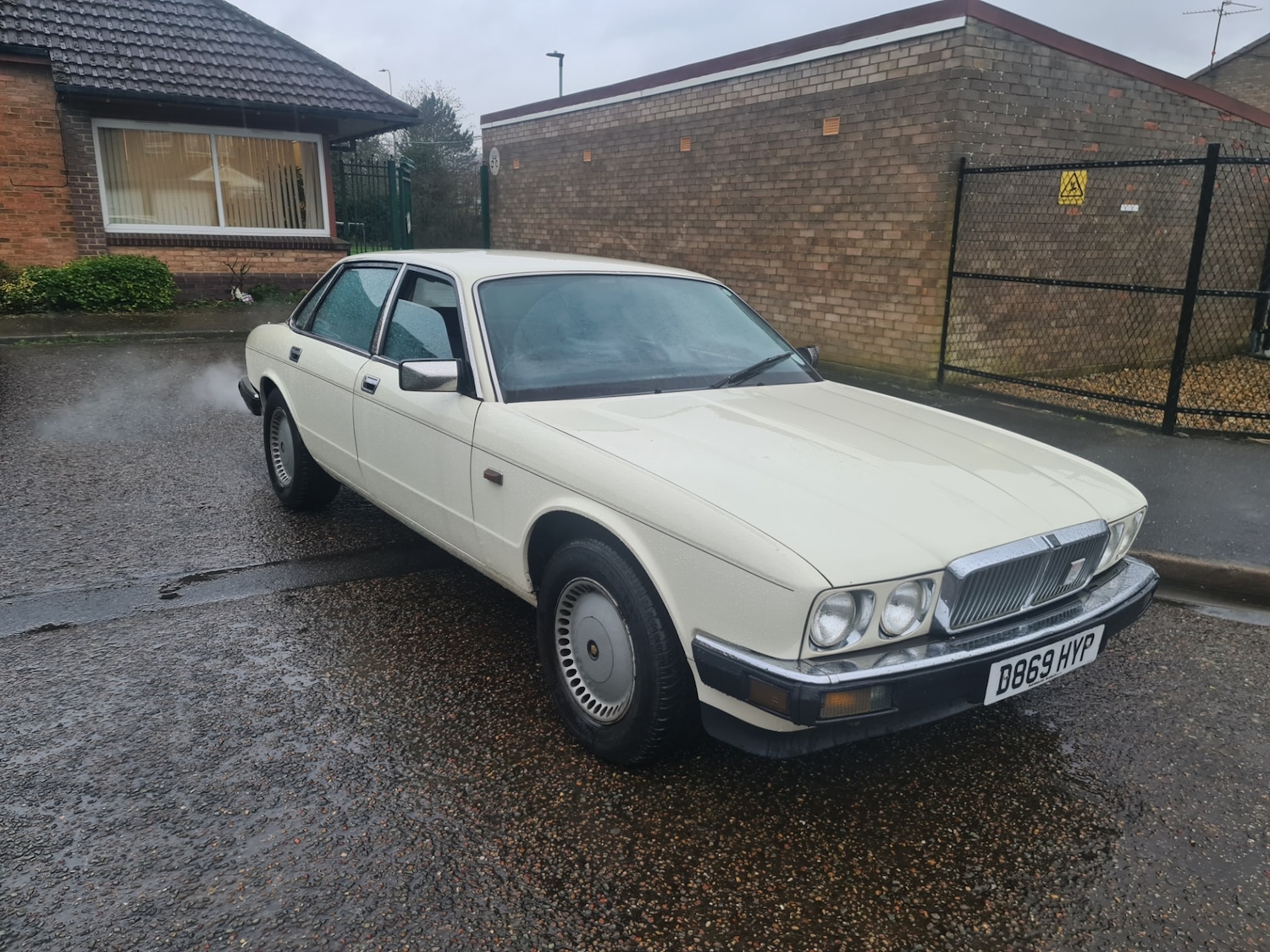 Used Jaguar XJ 1987 for sale - 77548595: Photo 2