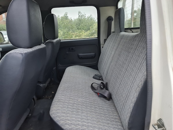 Used Toyota Hilux 2002 for sale - 76250767: Photo 8