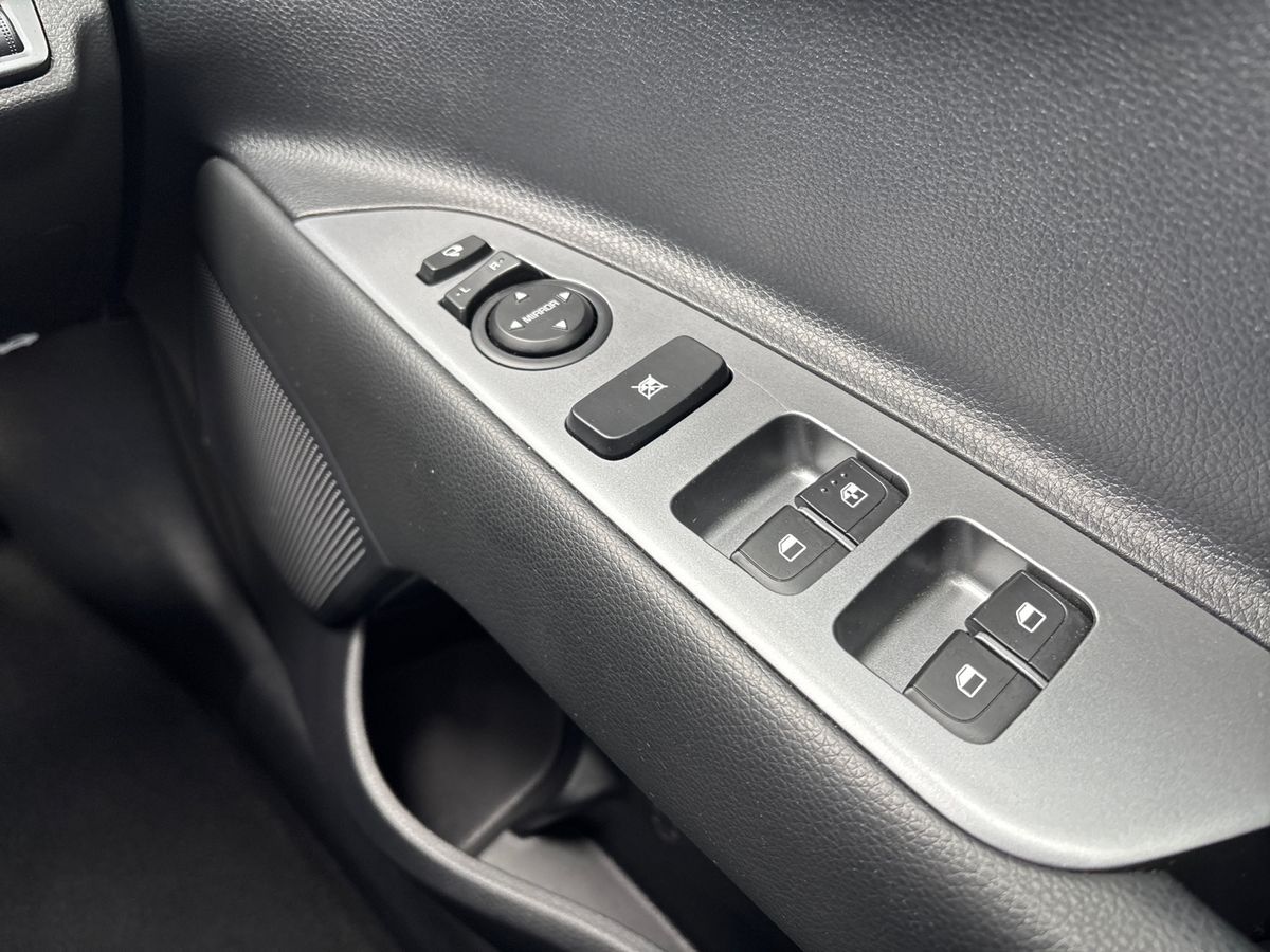 Used Kia Stonic 2023 for sale - 78088669: Photo 21