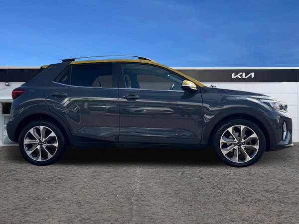 Used Kia Stonic 2023 for sale - 75391978: Photo 2