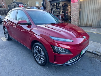 2022 (72) - 150kW Ultimate 64kWh 5dr Auto