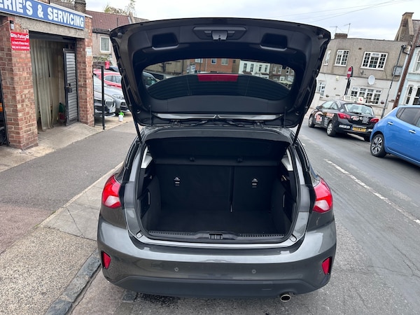 Used Ford Focus 2020 for sale - 76170495: Photo 32