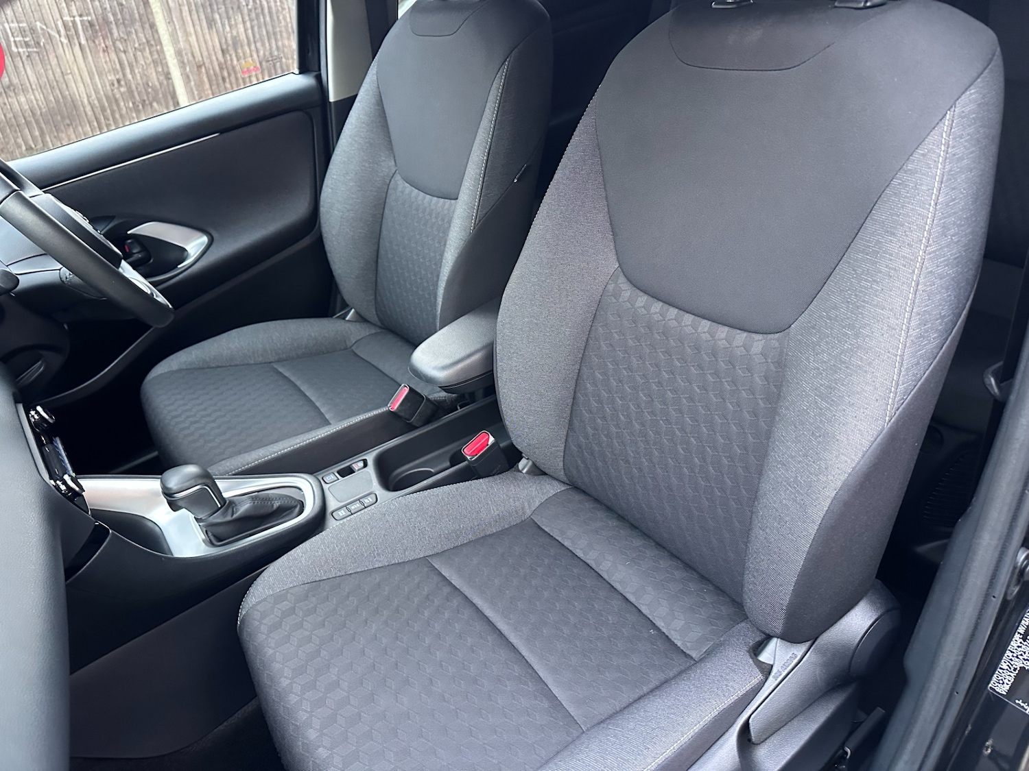 Used Toyota Yaris 2022 for sale - 76507843: Photo 29