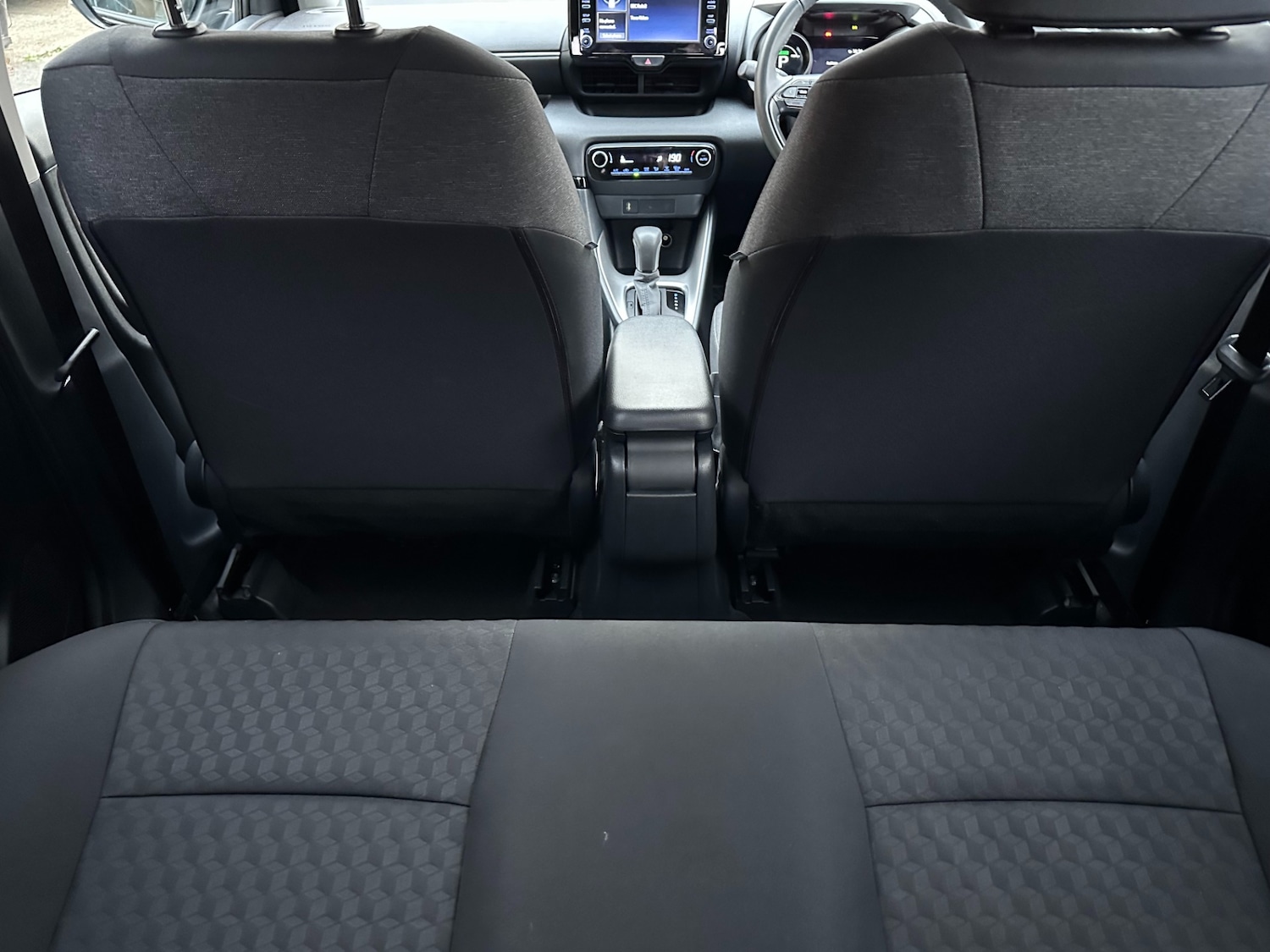 Used Toyota Yaris 2022 for sale - 76507843: Photo 32