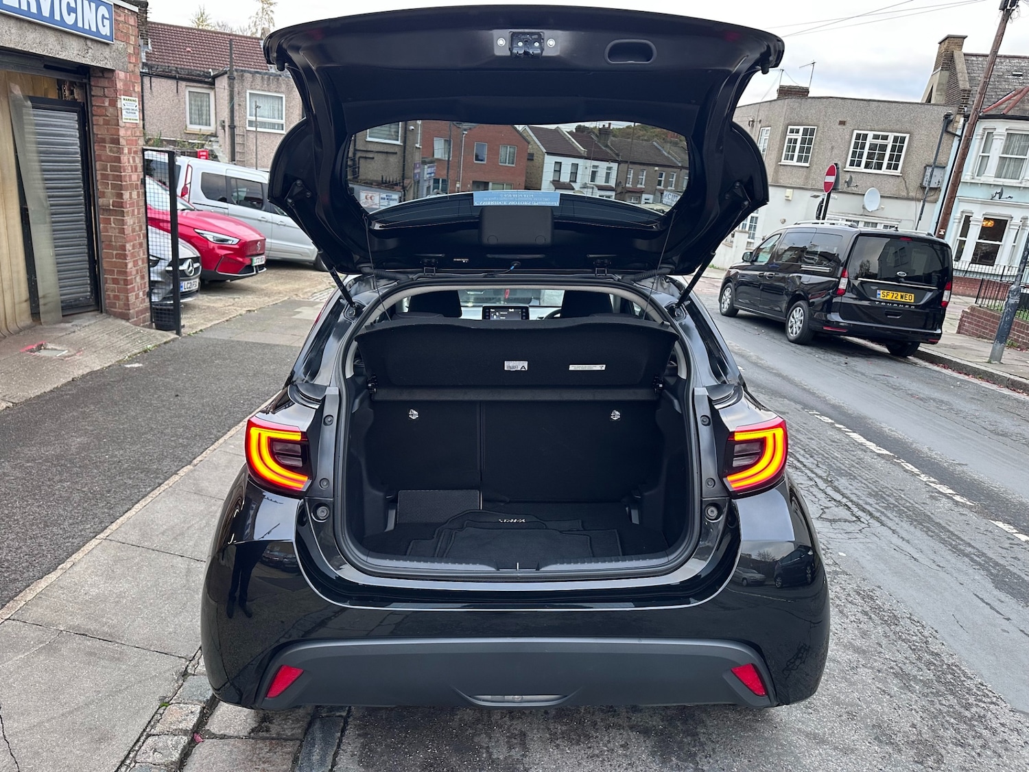 Used Toyota Yaris 2022 for sale - 76507843: Photo 35