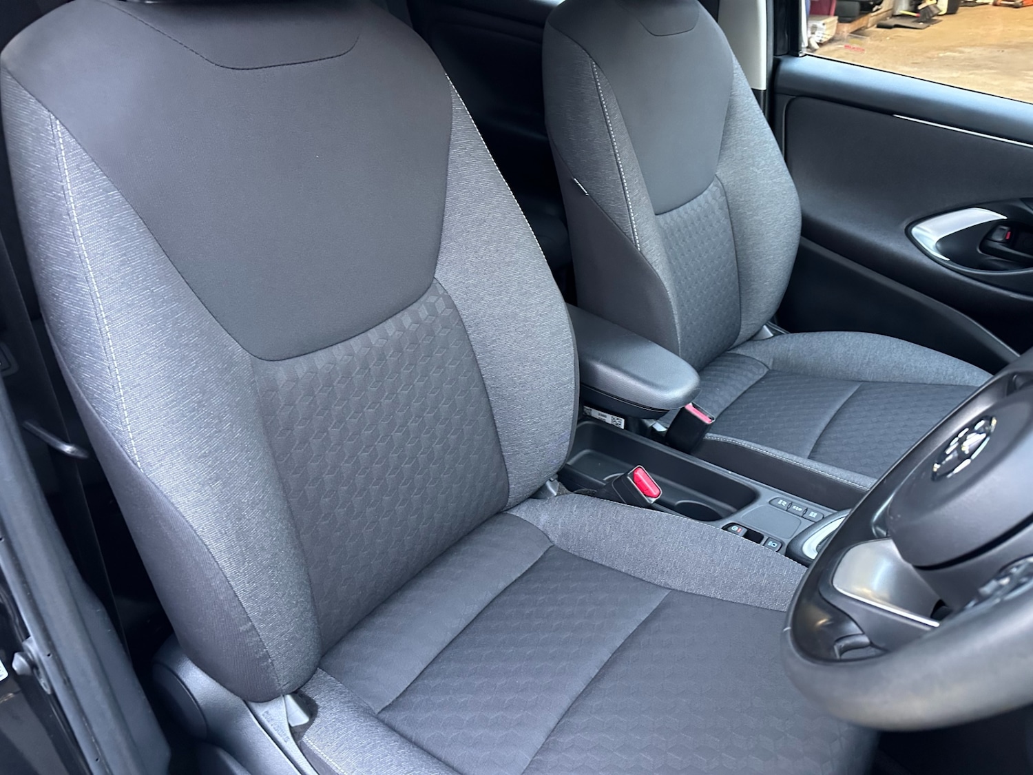 Used Toyota Yaris 2022 for sale - 76507843: Photo 40