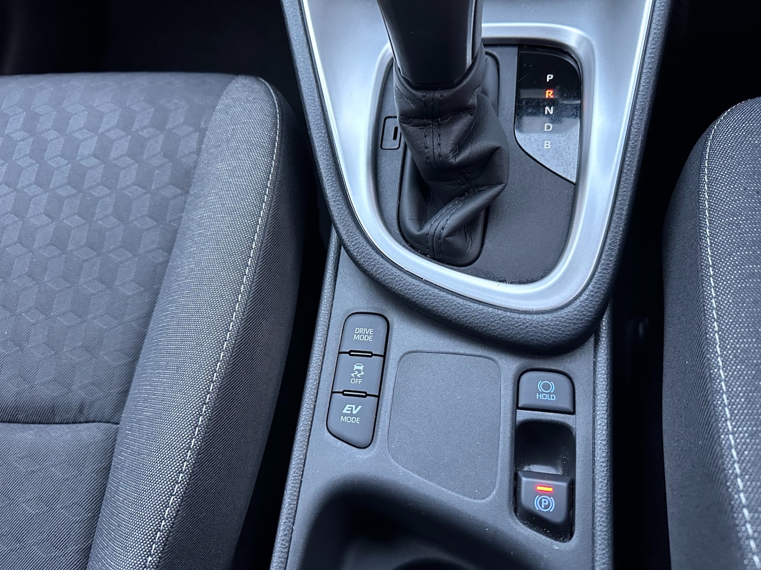 Used Toyota Yaris 2022 for sale - 76507843: Photo 45