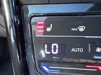Used Volkswagen T-Roc 2023 for sale - 78940211: Photo
