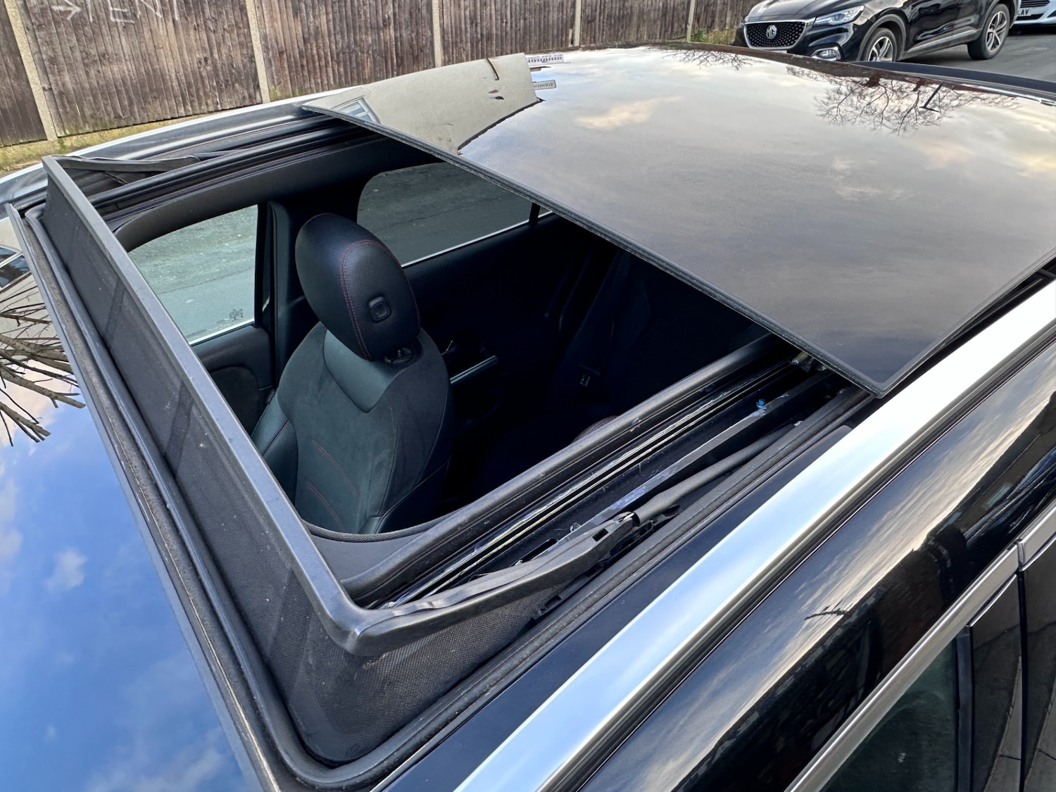 Used Mercedes-Benz GLA 2021 for sale - 77763131: Photo 2