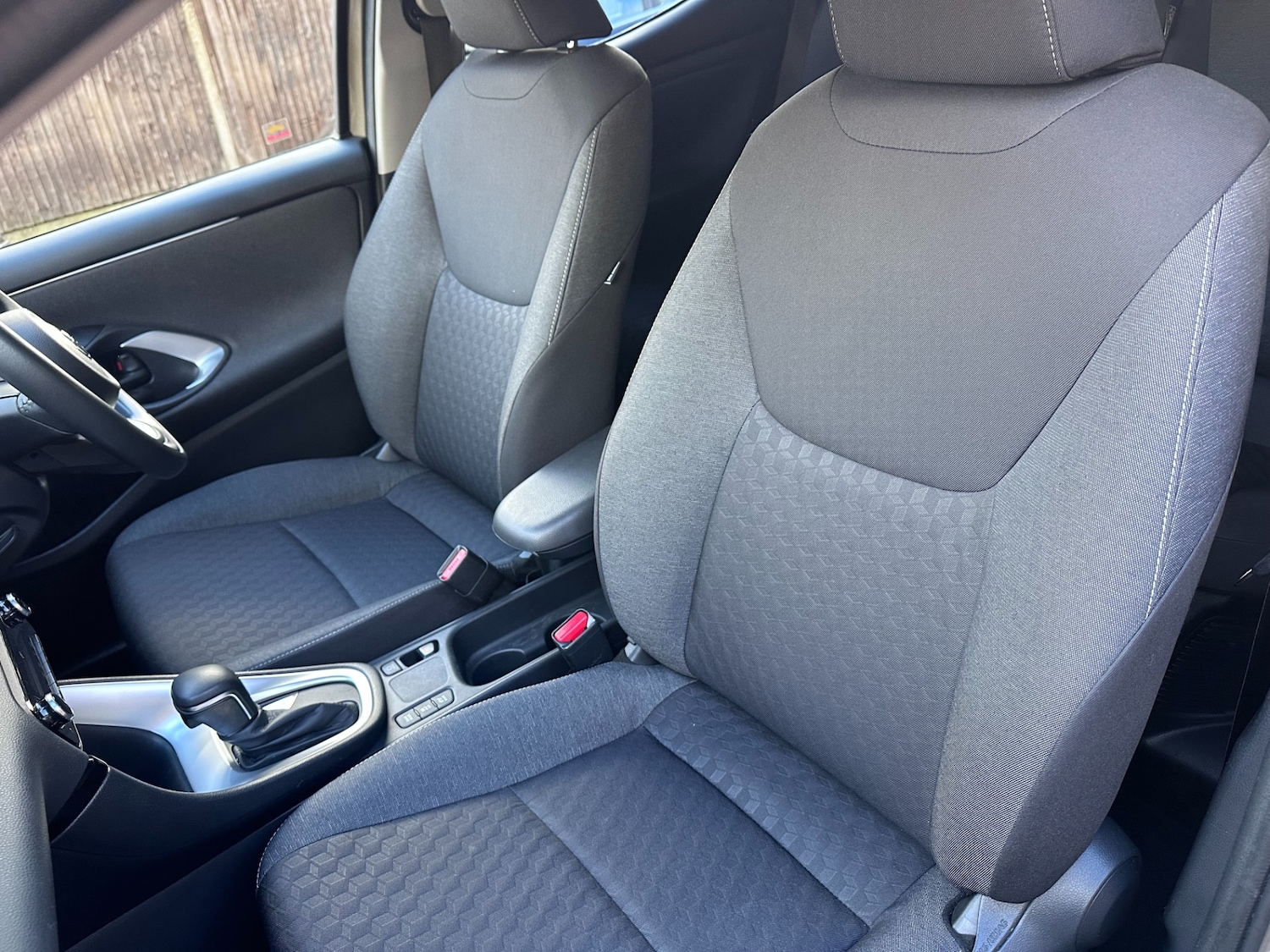 Used Toyota Yaris 2022 for sale - 76353590: Photo 19