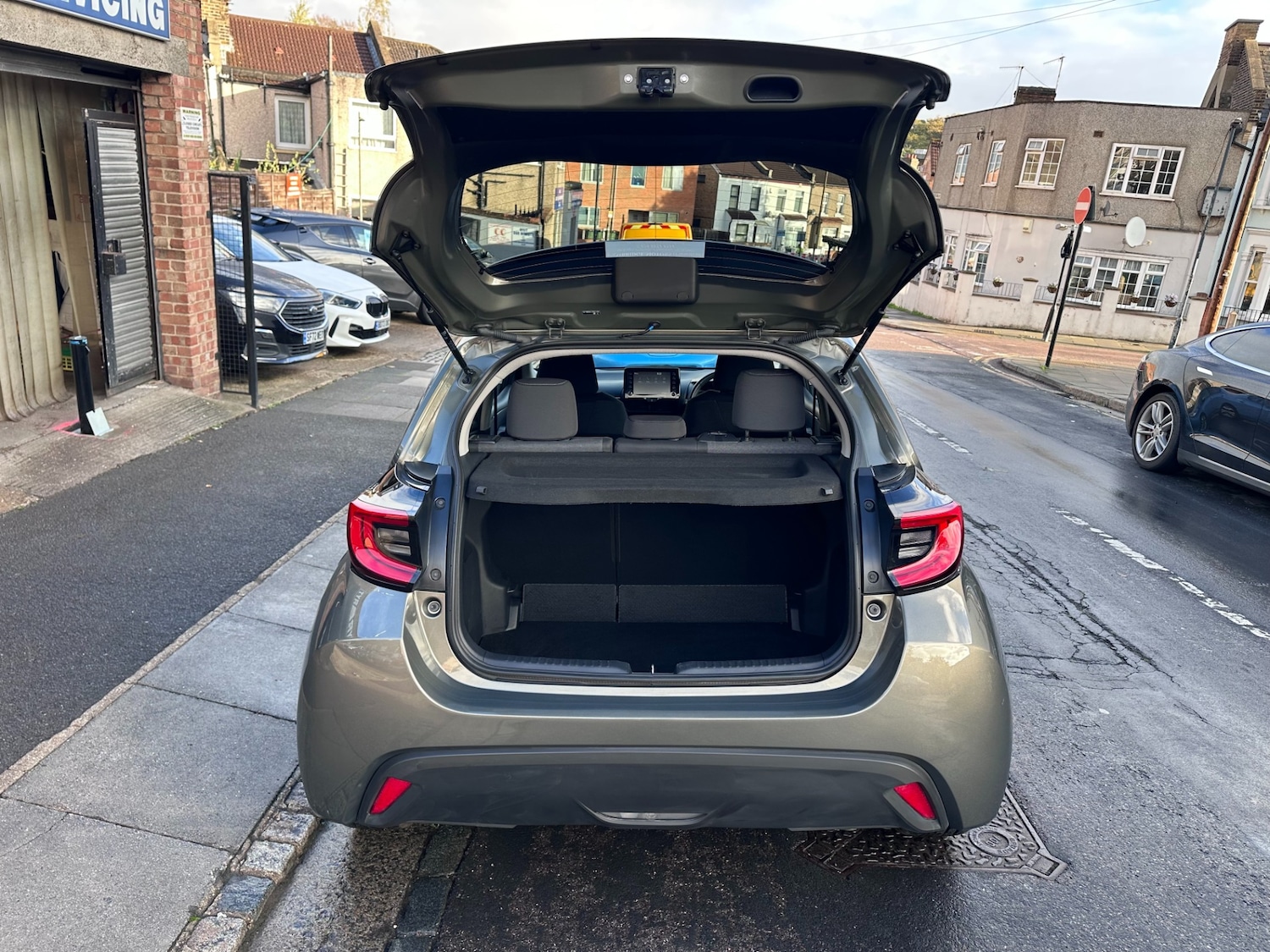 Used Toyota Yaris 2022 for sale - 76353590: Photo 25