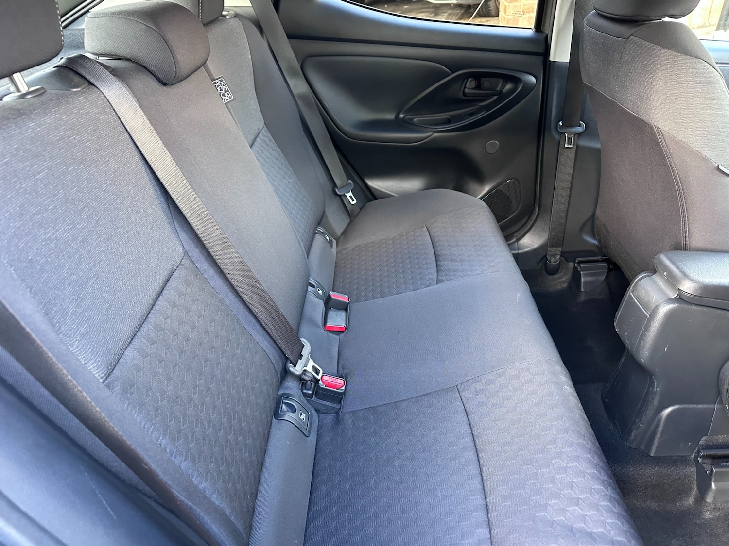 Used Toyota Yaris 2022 for sale - 76353590: Photo 27