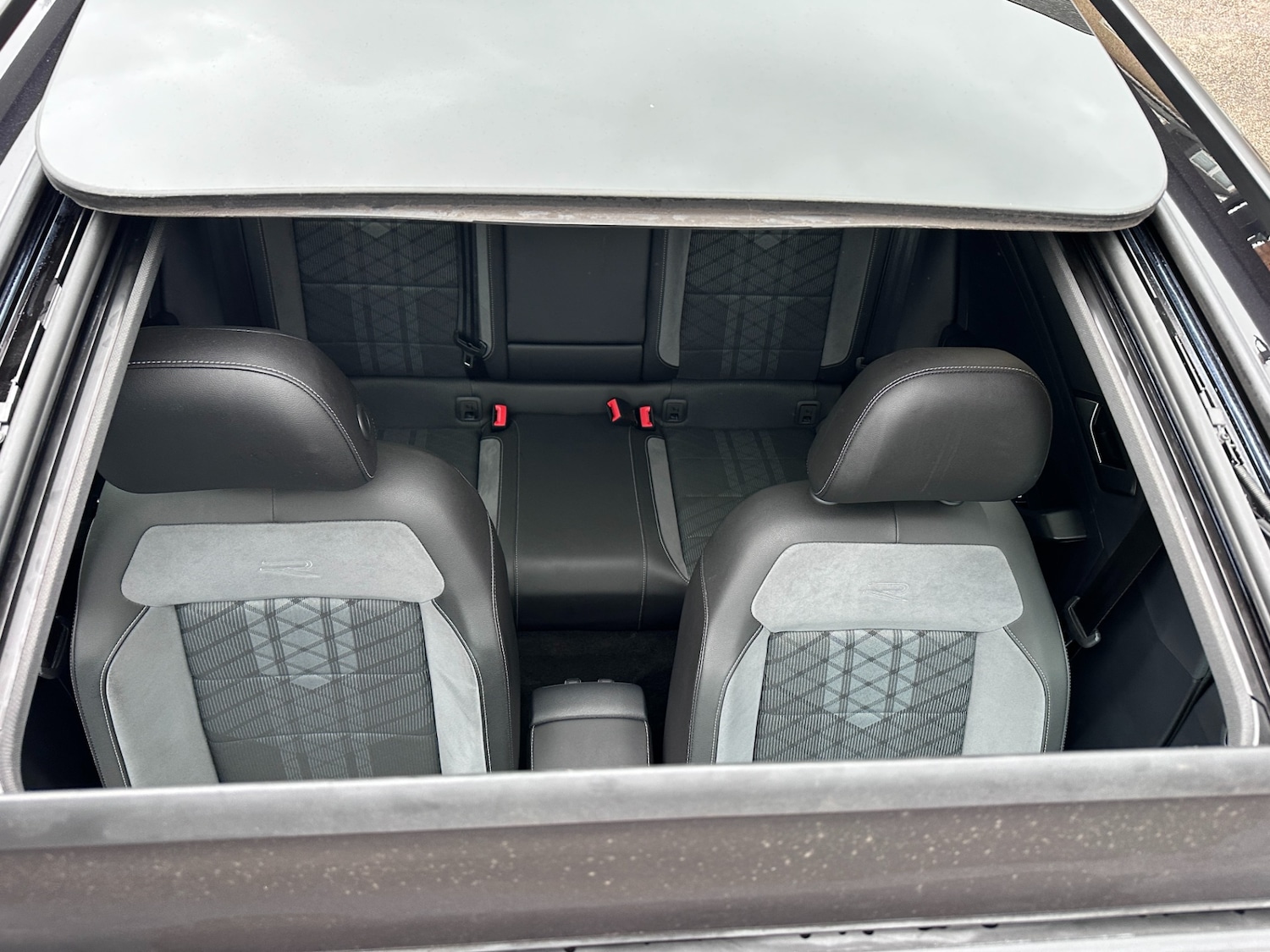 Used Volkswagen T-Roc 2022 for sale - 77791359: Photo 2