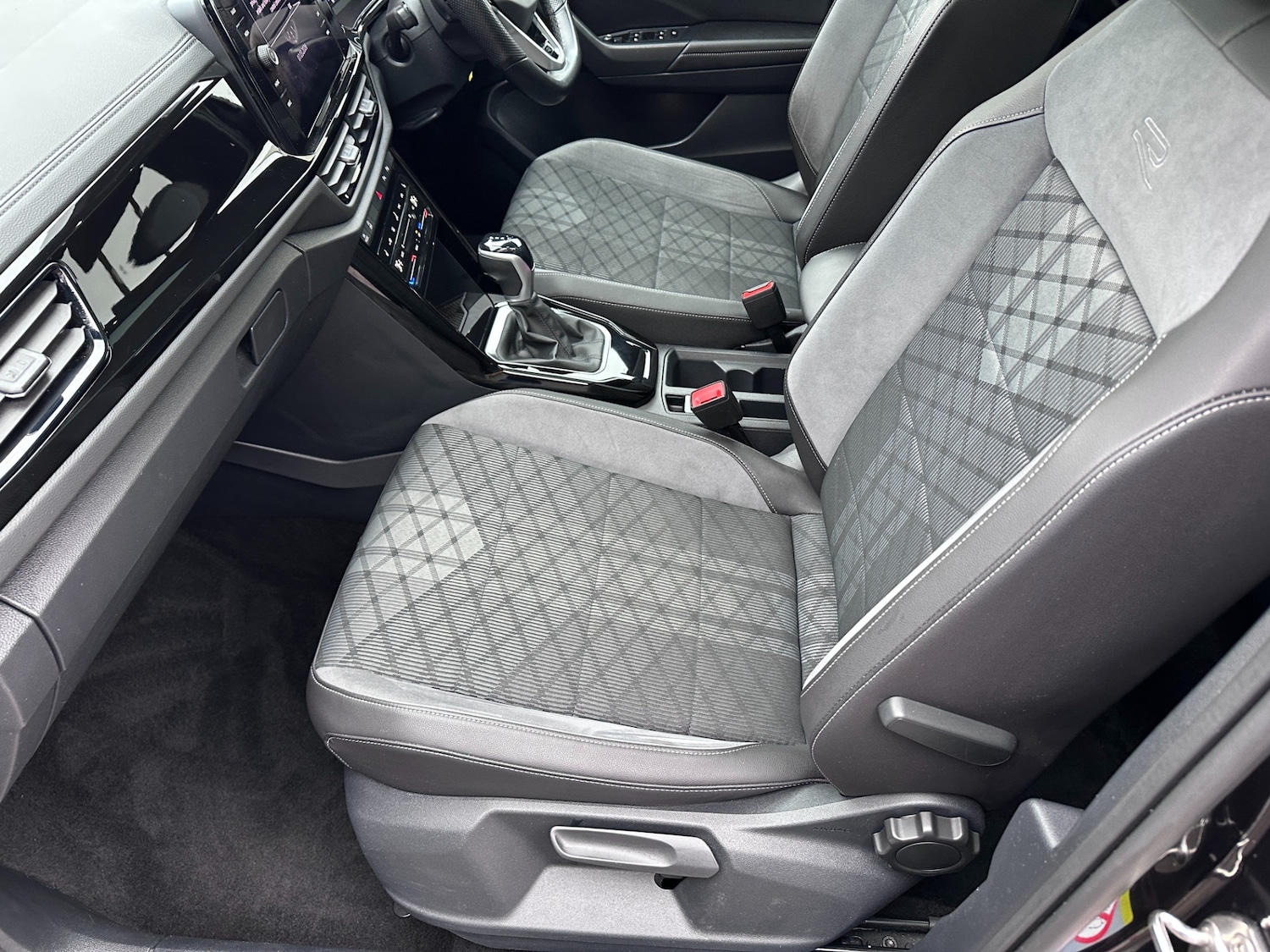 Used Volkswagen T-Roc 2022 for sale - 77791359: Photo 27