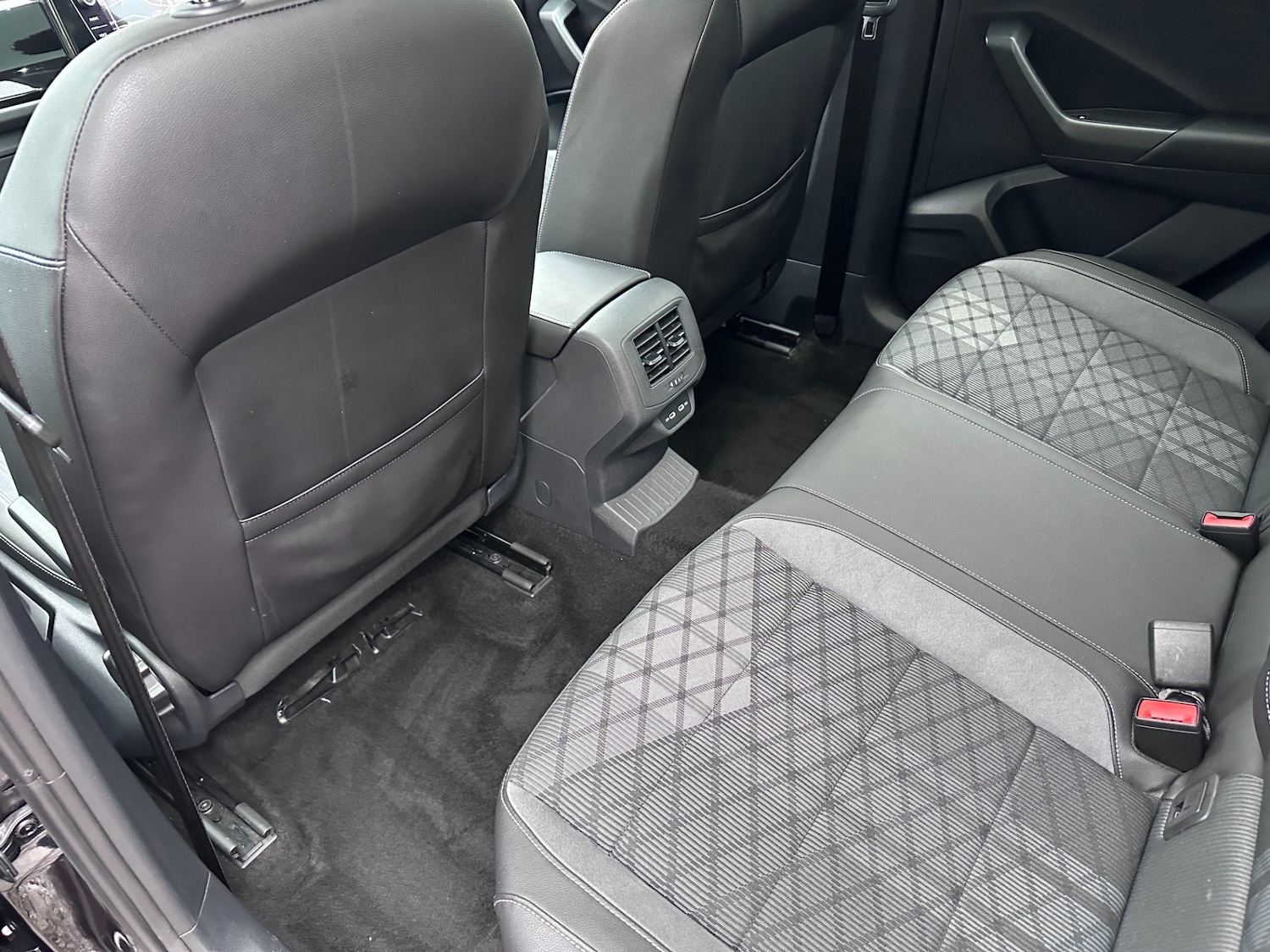 Used Volkswagen T-Roc 2022 for sale - 77791359: Photo 29